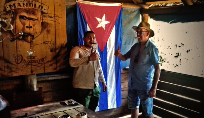 Cuba est fête, malecon, dominos et carnaval